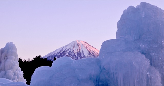 富士山×樹氷。山梨富士五湖の一つ西湖で開催される『西湖樹氷まつり』の夕景が素敵。