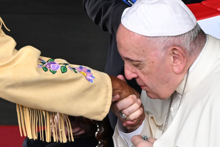 ローマ教皇、カナダ入り＝先住民虐待で謝罪へ