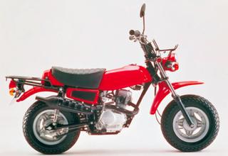 【日本のオートバイの歴史を振り返ろう！】 ロゴないけどこの車種わかりますか？？ヒントは“乗って楽しむ”、あのレジャーバイク。