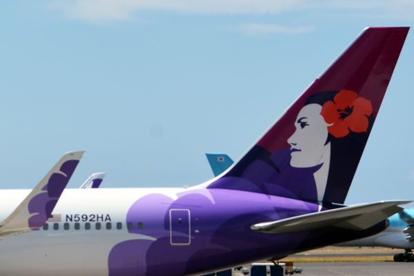 ハワイアン航空機、羽田空港で離陸滑走中止　