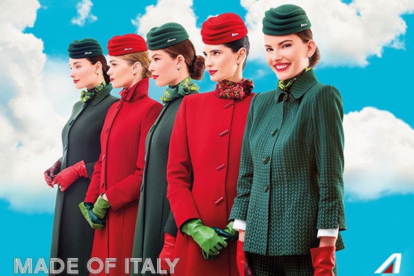 アリタリア航空、客室乗務員と地上職員の新制服発表　イタリア産素材使用