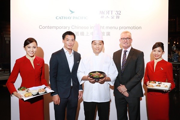 キャセイパシフィック航空、香港の人気レストラン「Mott 32」とのコラボ機内食を開発