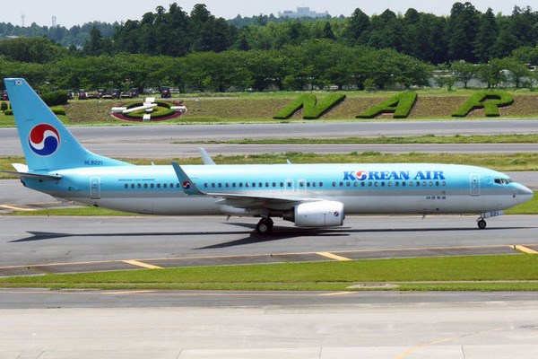 東京/成田発の大韓航空機、済州で着陸時に前輪がパンク　滑走路閉鎖