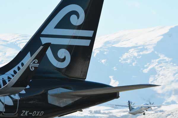 ニュージーランド航空、通期業績見通し撤回　2月から6月までフライト10％削減