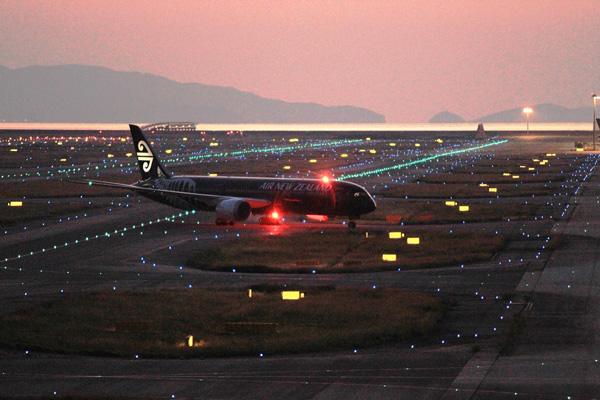 ニュージーランド航空、国際線の運休や減便を8月末まで継続　日本線は運休