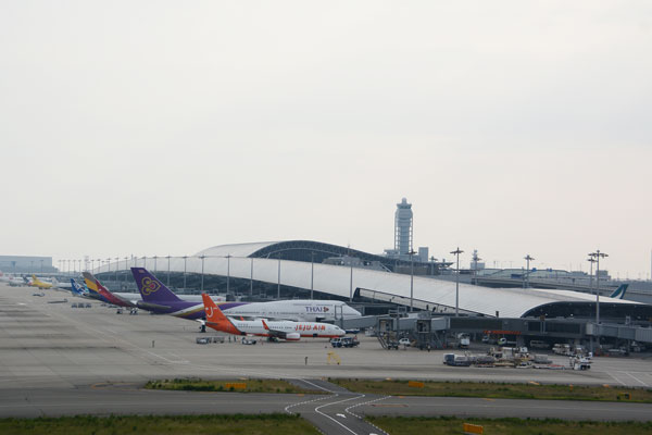 関西空港、第2ターミナル発着国際線でターミナルを変更