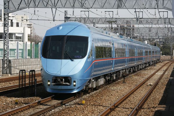小田急電鉄、朝の東京方面行きロマンスカーの愛称を「モーニングウェイ号」に決定