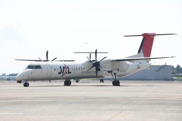 鹿児島空港の滑走路運用再開、JAC機トラブルで閉鎖