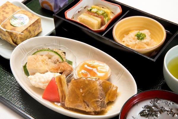 JAL、国内線ファーストクラスで宮崎にちなんだ料理を提供