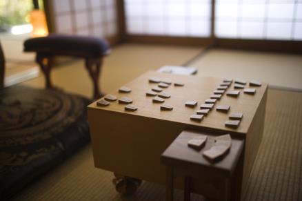 近畿日本ツーリスト、将棋の聖地でプロ棋士と対局体験ができる宿泊プランを発売