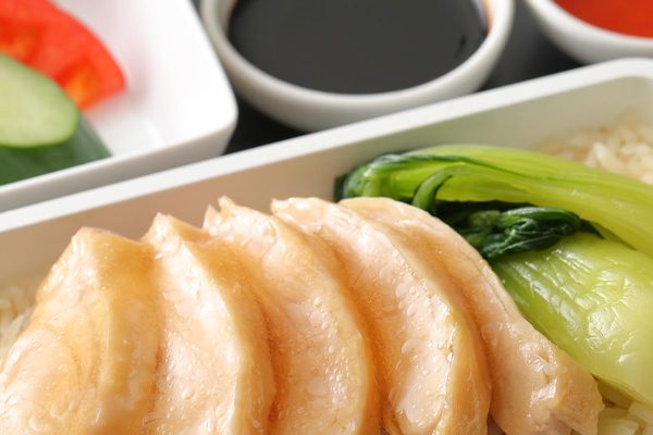 シンガポール航空とシルクエアー、日本発便でシンガポール料理の機内食第2弾　10月から