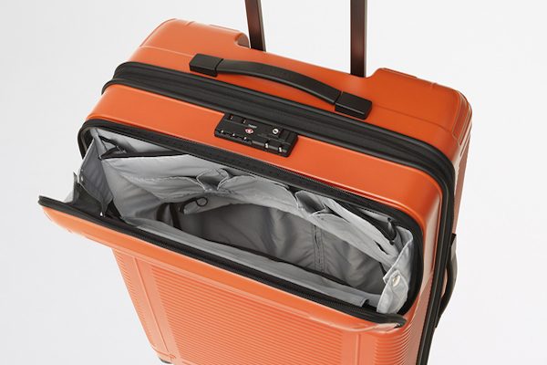 エース、移動時も荷物の出し入れ可能なポケット付きスーツケース「プロテカ ポケットライナー」発売