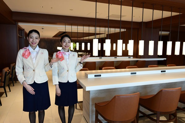 JAL、伊丹空港の「ダイヤモンド・プレミアラウンジ」と「サクララウンジ」をリニューアルオープン　3月28日に