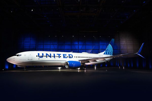 ユナイテッド航空、機体の新デザインを発表　3色のブルーを基調に