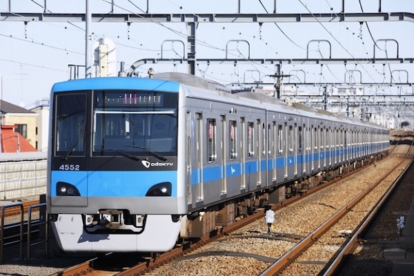 小田急電鉄、12日正午までにすべての列車の運転取りやめ