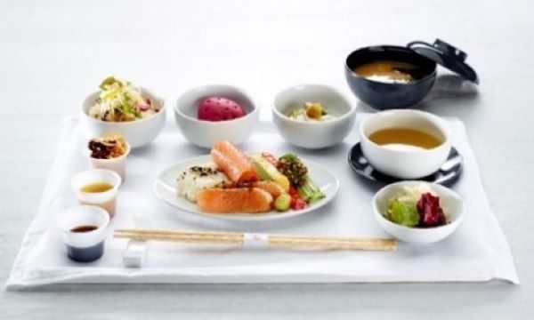 エア・カナダ、日本線の機内食で新メニューを提供開始　カナダの有名シェフがプロデュース