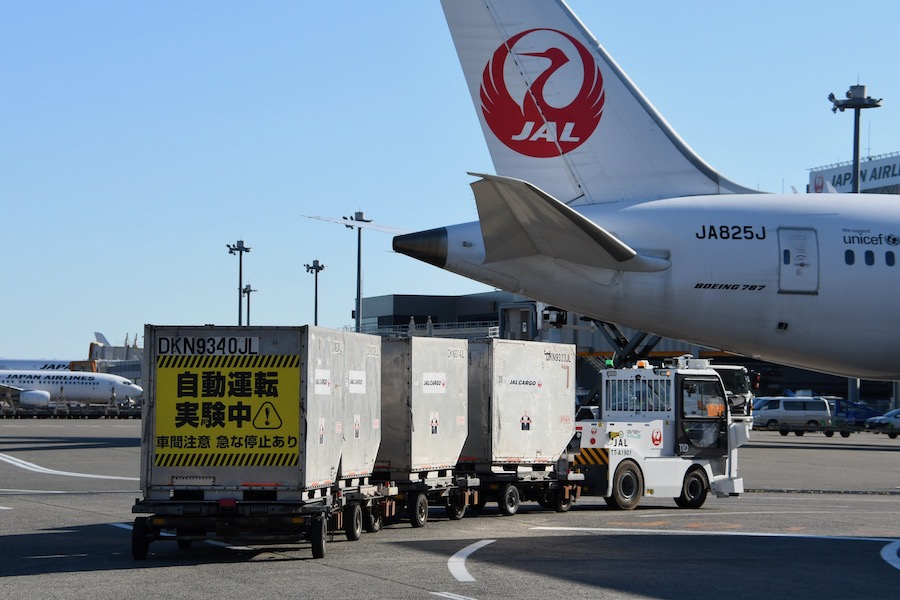 JAL、成田でトーイングトラクターの自動運転実験　幹線空港で2020年度実用化へ