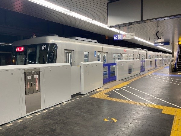 大阪モノレール、伊丹空港隣接の大阪空港駅で可動式ホーム柵使用開始　2月8日始発から