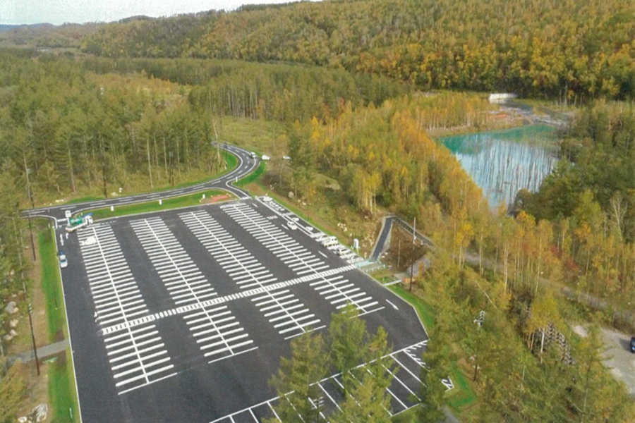 北海道美瑛町の「青い池駐車場」、今年4月1日から有料化