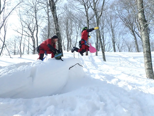 スノーキャニオニング