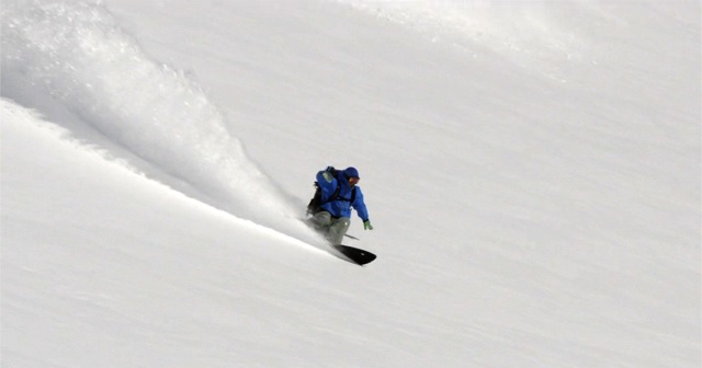 雪山でサーフィンする感覚『Snow surf（スノーサーフィン）』って知ってますか？