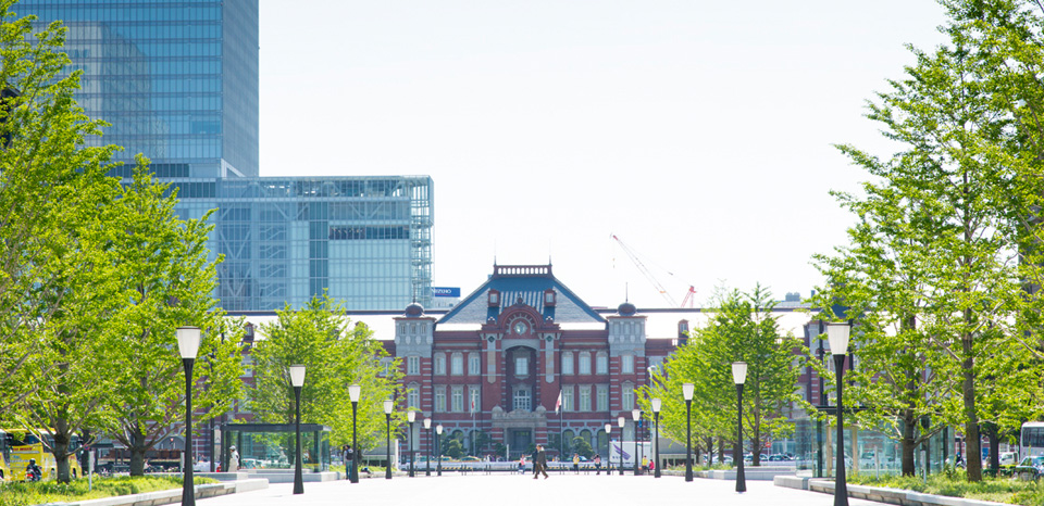 東京駅の目の前で朝活ヨガ