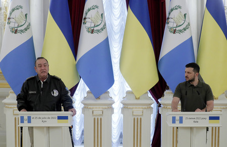 グアテマラ大統領、ウクライナ訪問＝戦闘停止へ団結呼び掛け