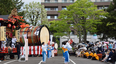 東北絆まつり、３年ぶり本格開催＝パレード実施、曲技飛行も―秋田