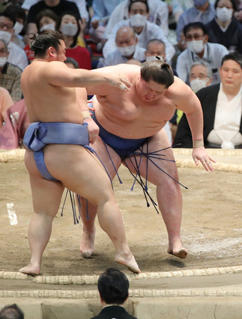 逸ノ城、どっしり＝大相撲名古屋場所