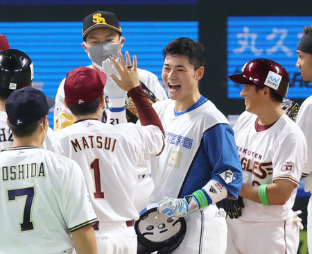 初安打がサヨナラ弾＝清宮、夢見心地の一日―プロ野球オールスター