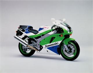 ナナハンブームが去っても過激に進化し続けたレーサーレプリカ 第4回：Kawasaki ZXR750R