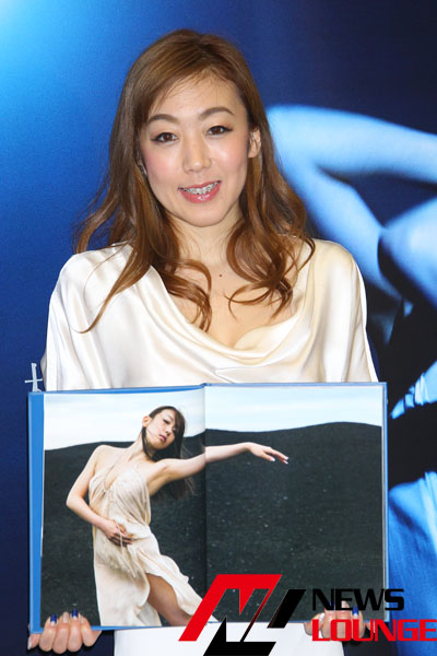 村主章枝氏初のフルヌード写真集も「最初から脱いだ写真を撮るという企画ではなかった」とぶっちゃけ