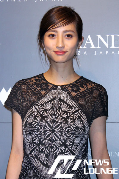 堀田茜、TADASHI SHOJIのシースルードレス！「大人の方と一緒に遊びに来たい」