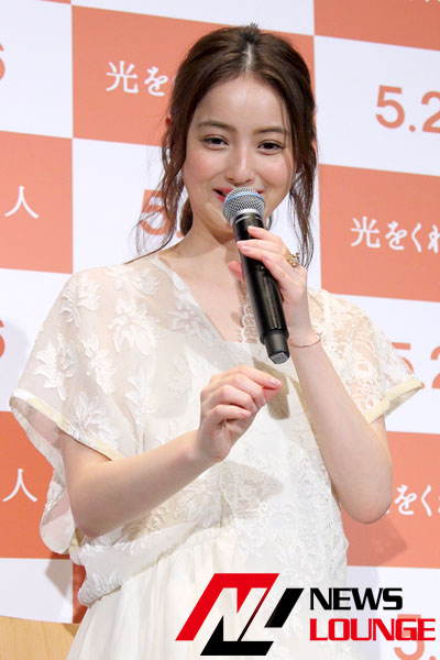 佐々木希、幸せいっぱいの笑顔！「いいことも悪いことも乗り越えていける強い夫婦に」