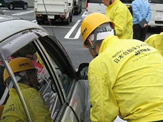 全国9ヶ所で実施したタイヤの空気圧点検の結果！280台中、タイヤの整備不良車両は、53台