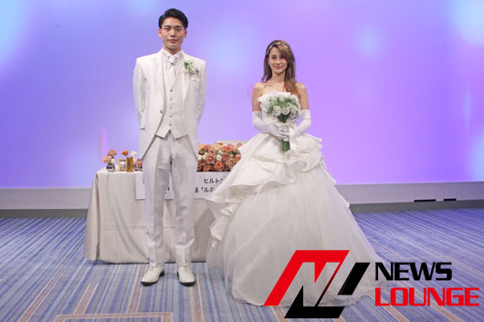 ダレノガレ明美、花婿役のモデル・山岸将也と息ピッタリ！まるで本当の結婚披露宴のような雰囲気