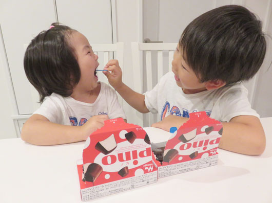 【＃はじめてのピノ】写真を投稿し商品ゲット！子供のアイスデビューは何歳？分量は？先輩ママ9割知らず