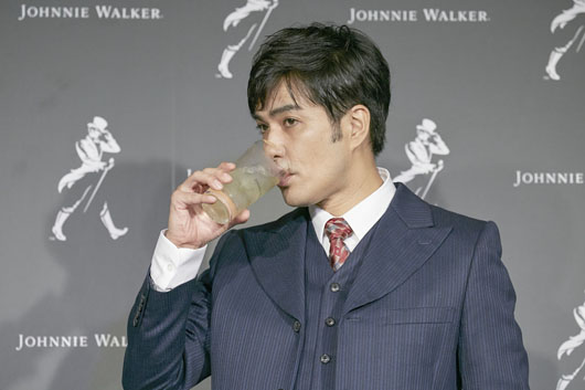 北村一輝“ジョニーウォーカー”スタイルでシックに登場！お酒の失敗談は「いっぱいありすぎます（笑）」