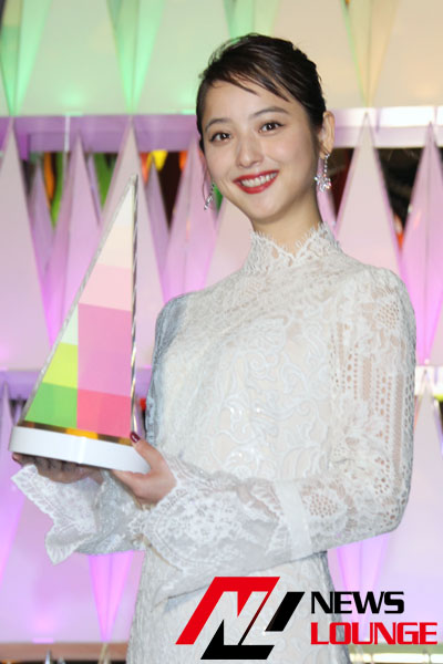 佐々木希 クリスマスは 主人も私もお仕事 妊娠説は まだなんです と笑顔で否定 Starthome