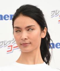 昼ドラでピース綾部の再婚相手に起用された 女優 秋元才加 前田敦子 大島優子にメラメラ燃やすライバル心 Starthome