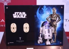 「スター・ウォーズ」が小判や金屏風に！ 銀座の老舗ジュエリー店がコラボ商品を発表