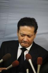 鎧塚氏 なお美さんの通夜で「出来過ぎた女房です」と語る