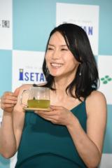 中谷美紀 緑茶の新しい飲み方を体験