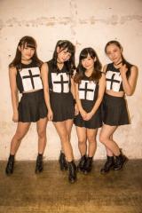 途中MC一切なし!? 大阪発ラウド系アイドル「PassCode」のジェットコースターライブとは