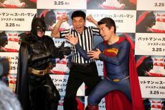 上島バットマンと寺門スーパーマンがダチョウ倶楽部の定番ネタを披露
