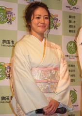 磯山さやか 地元のメロンをPR「メロンは半分に切ってすくって食べるものだと思ってた」