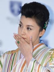 藤原紀香 茨城地震での行動を報告「テーブルの下に身を伏せました」