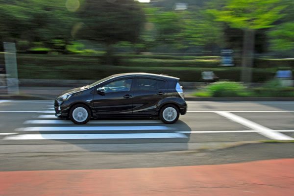 信号のない横断歩道、一時停止率はわずか8.5％