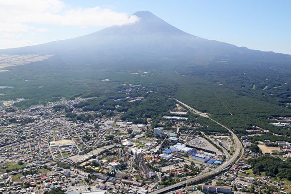 富士急ハイランド、7月中旬から入園料を無料化