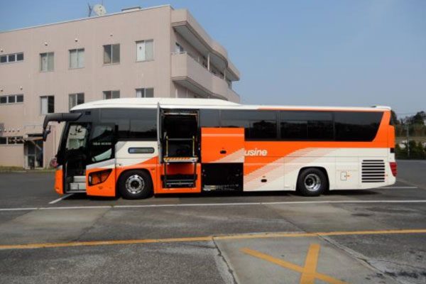 東京空港交通、東京駅〜T-CAT〜成田空港線にリフト付きリムジンバスを導入